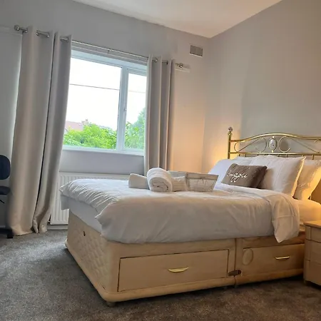 Проживання в сім'ї One Bedroom Apartment- Bec Chambers Ls *