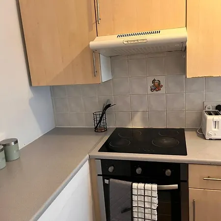 Проживання в сім'ї One Bedroom Apartment- Bec Chambers Ls